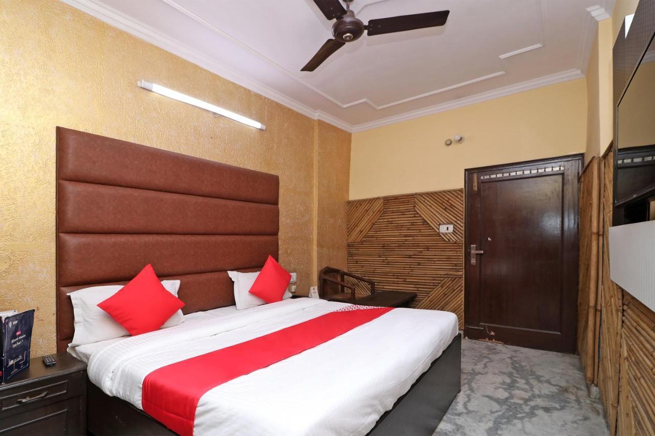 Oyo 29304 Hotel Pooja Yamunānagar Esterno foto
