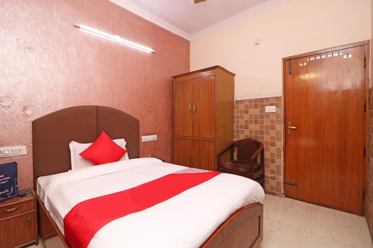 Oyo 29304 Hotel Pooja Yamunānagar Esterno foto