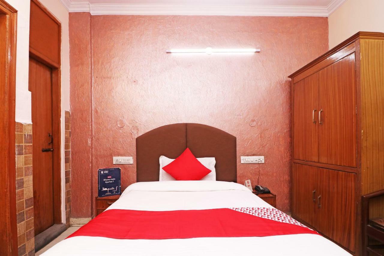 Oyo 29304 Hotel Pooja Yamunānagar Esterno foto