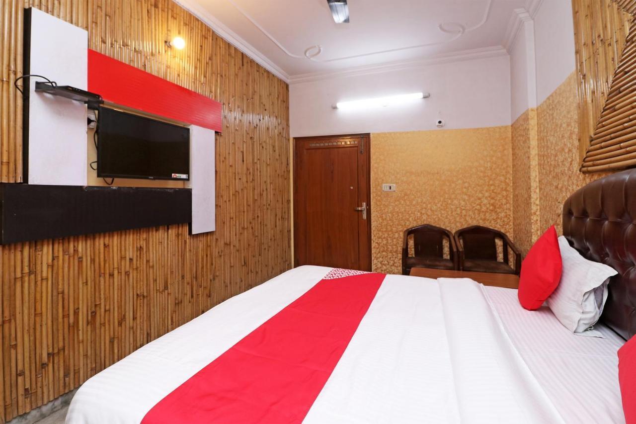 Oyo 29304 Hotel Pooja Yamunānagar Esterno foto